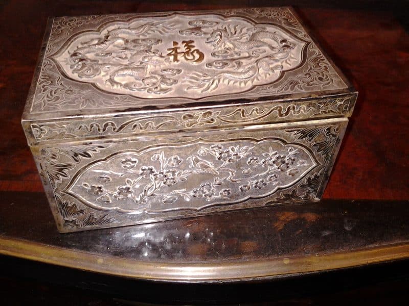 Boîte en argent de Chine – objet d’art asiatique ancien acquis par Var Antiquités