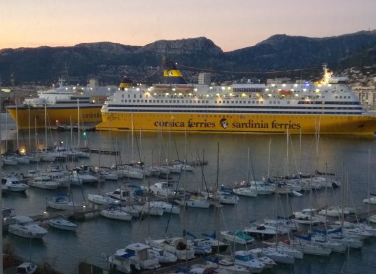Var Antiquités – achat d’antiquités au port marchand de Toulon, objets anciens
